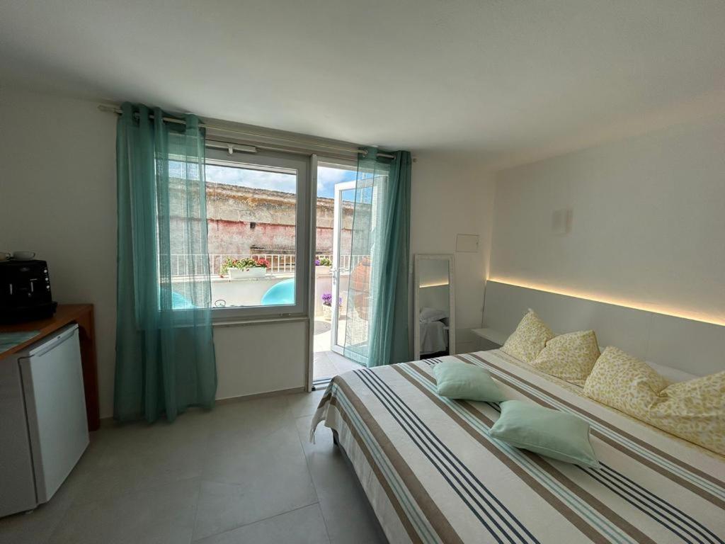 Deluxe Double Room Side Sea View