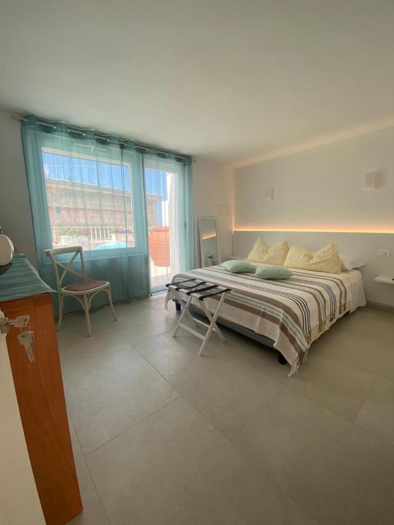 Deluxe Double Room Side Sea View