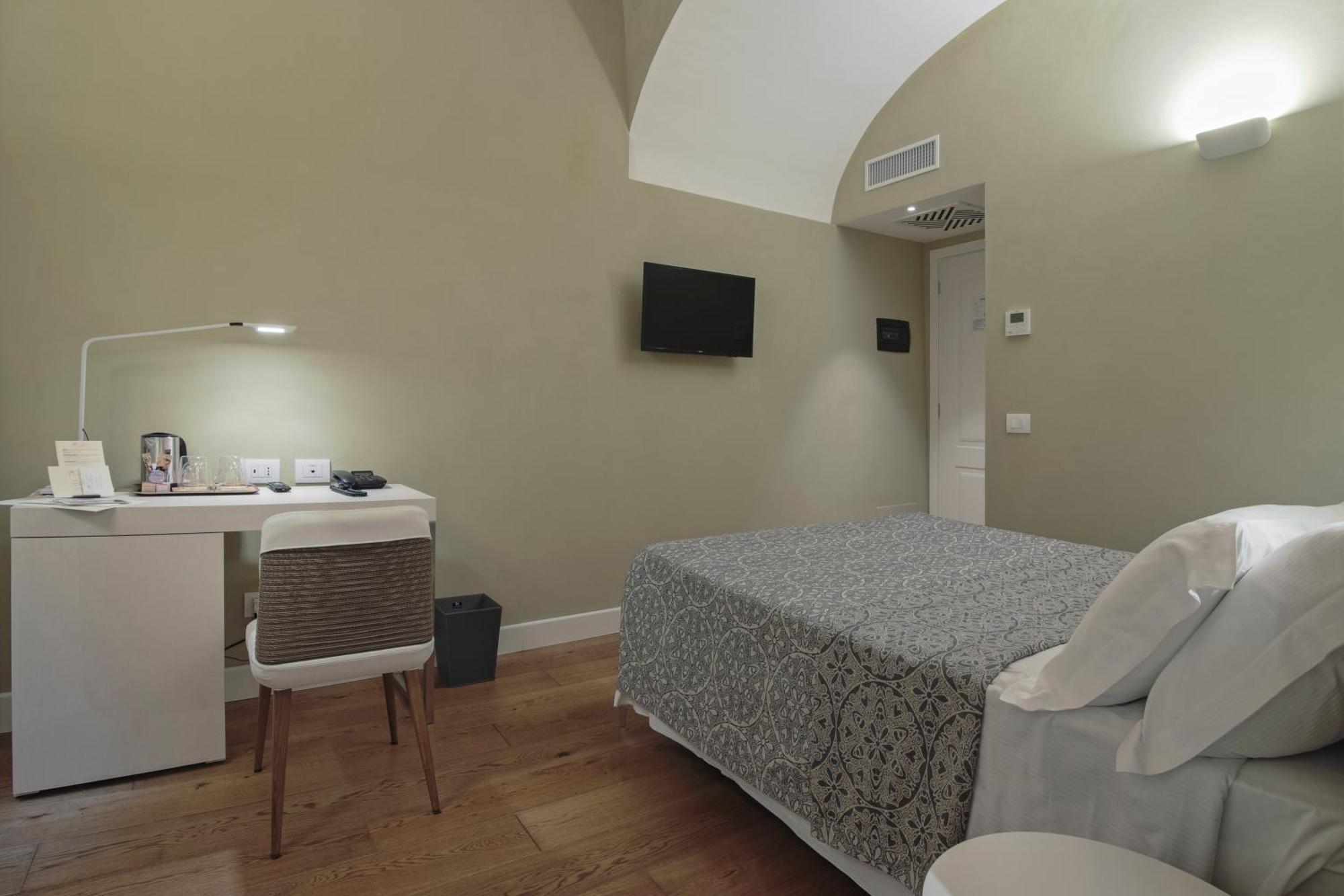 Budget Double Room,1766005032:JPEG