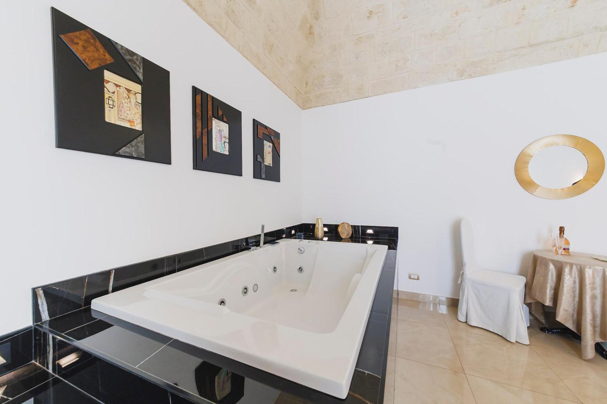 Queen Room Spa Bath