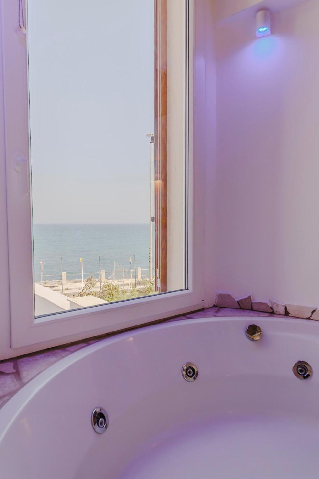 King Room Spa Bath