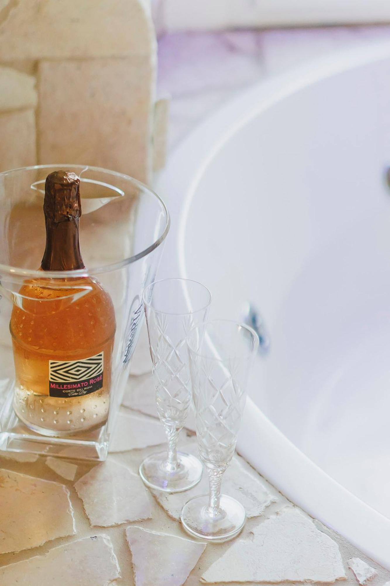King Room Spa Bath
