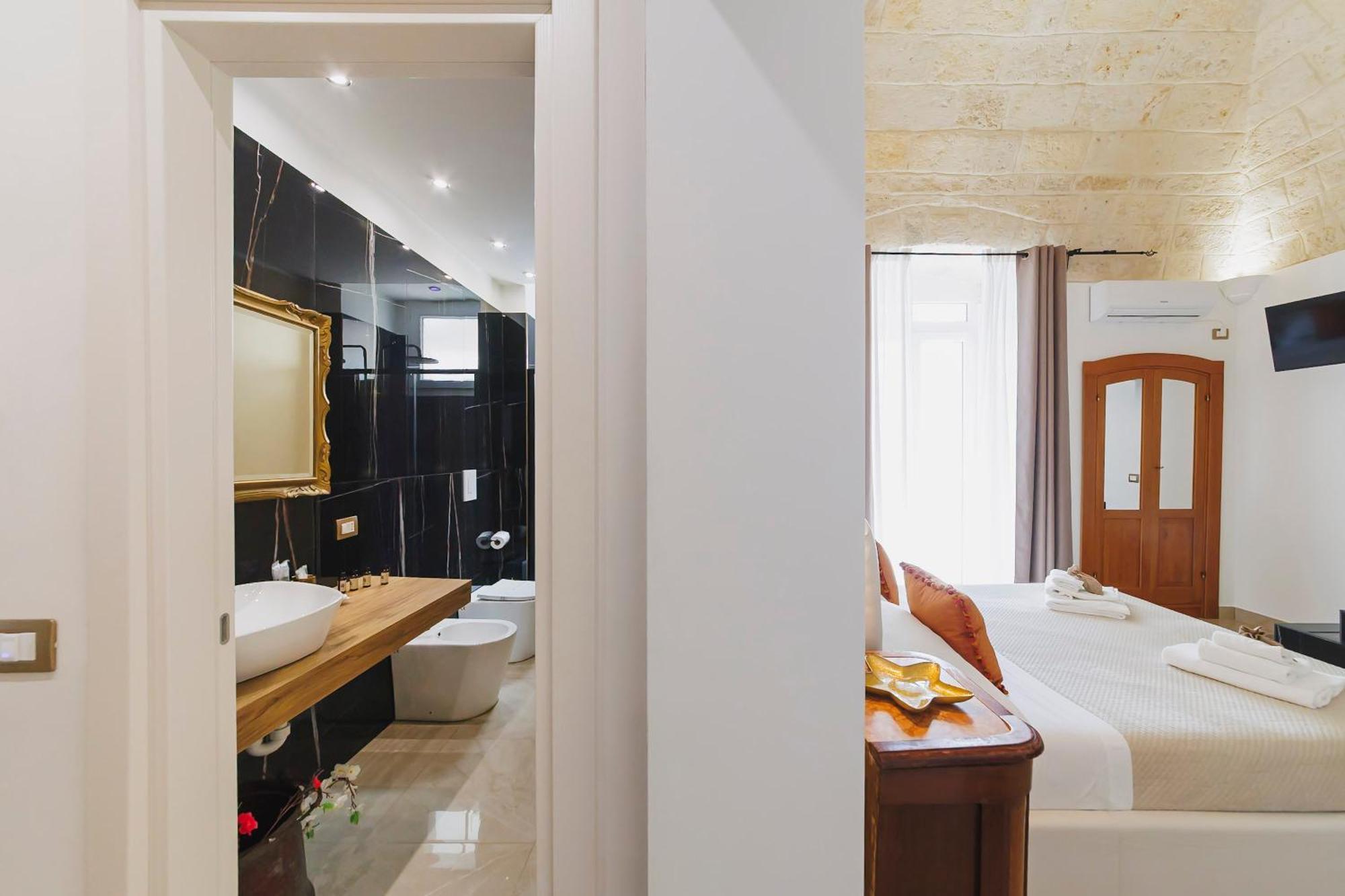Queen Room Spa Bath