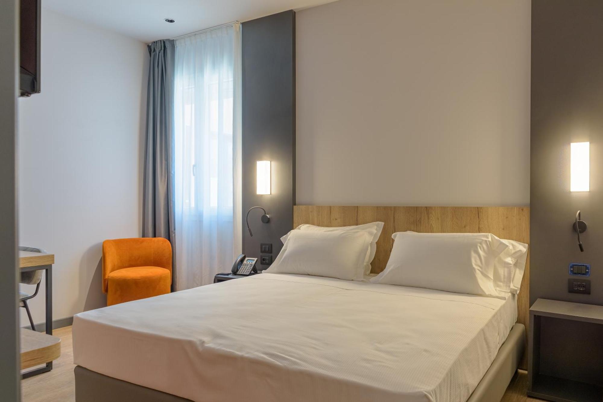 Standard Queen Room