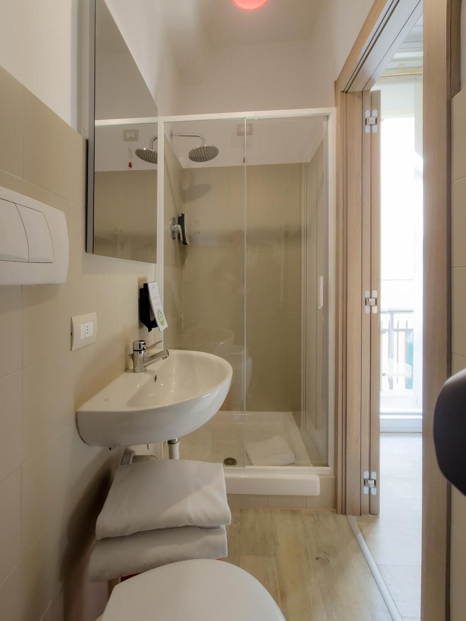 Comfort Triple Room Three Single Beds Non-Smoking