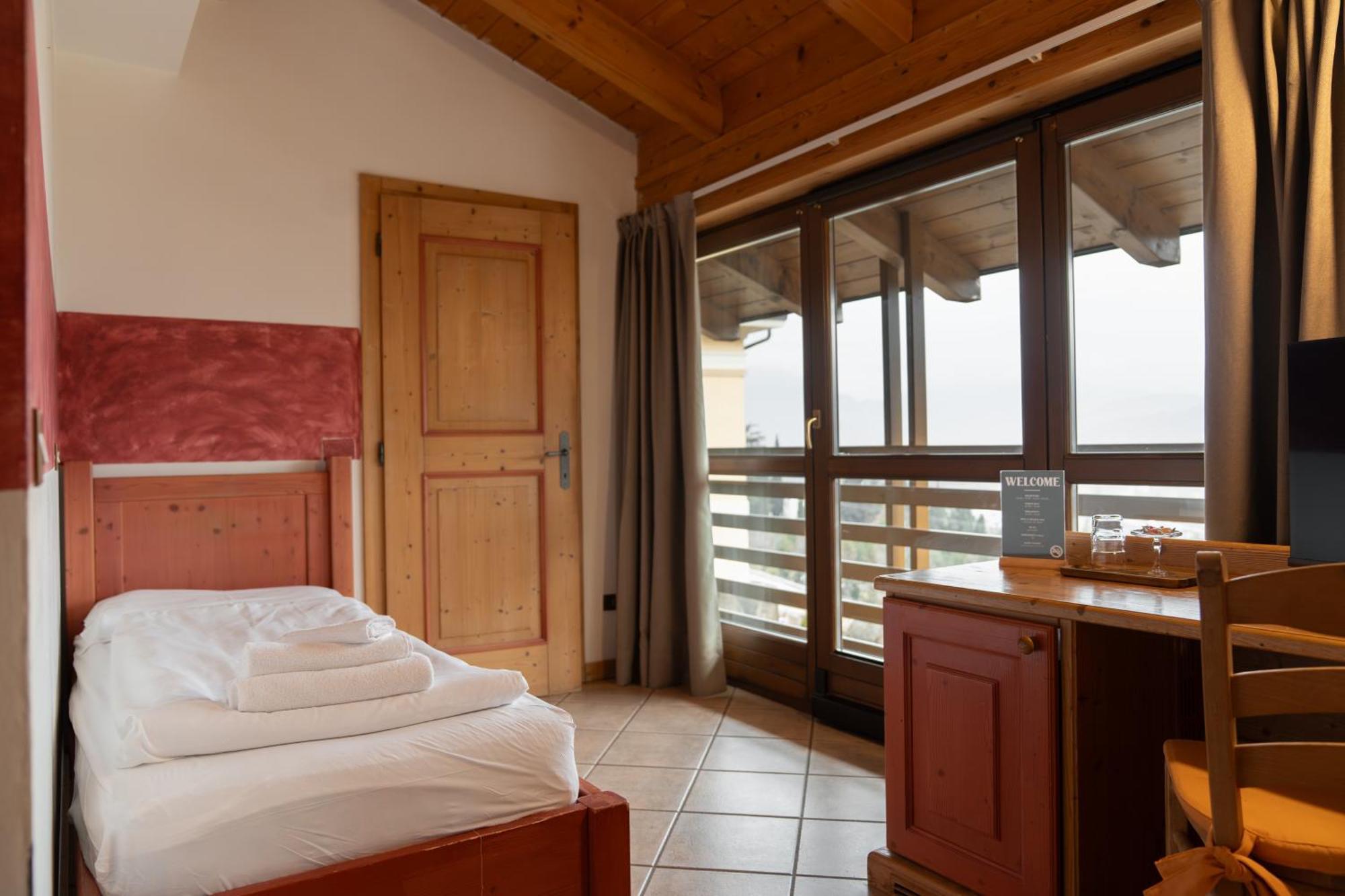Standard Twin Room Balcony