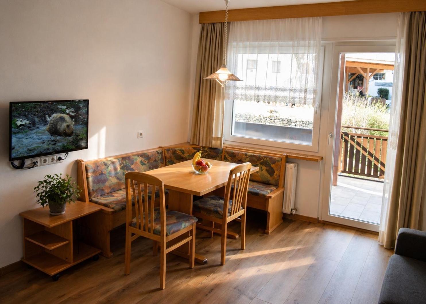Apartment mit Terrasse