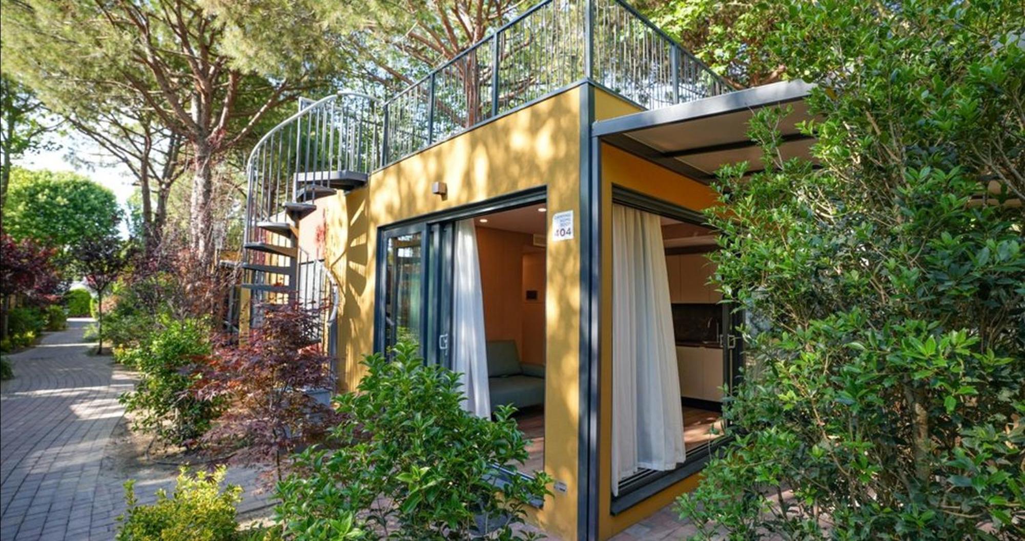 Mobile Home,1770545637:JPEG