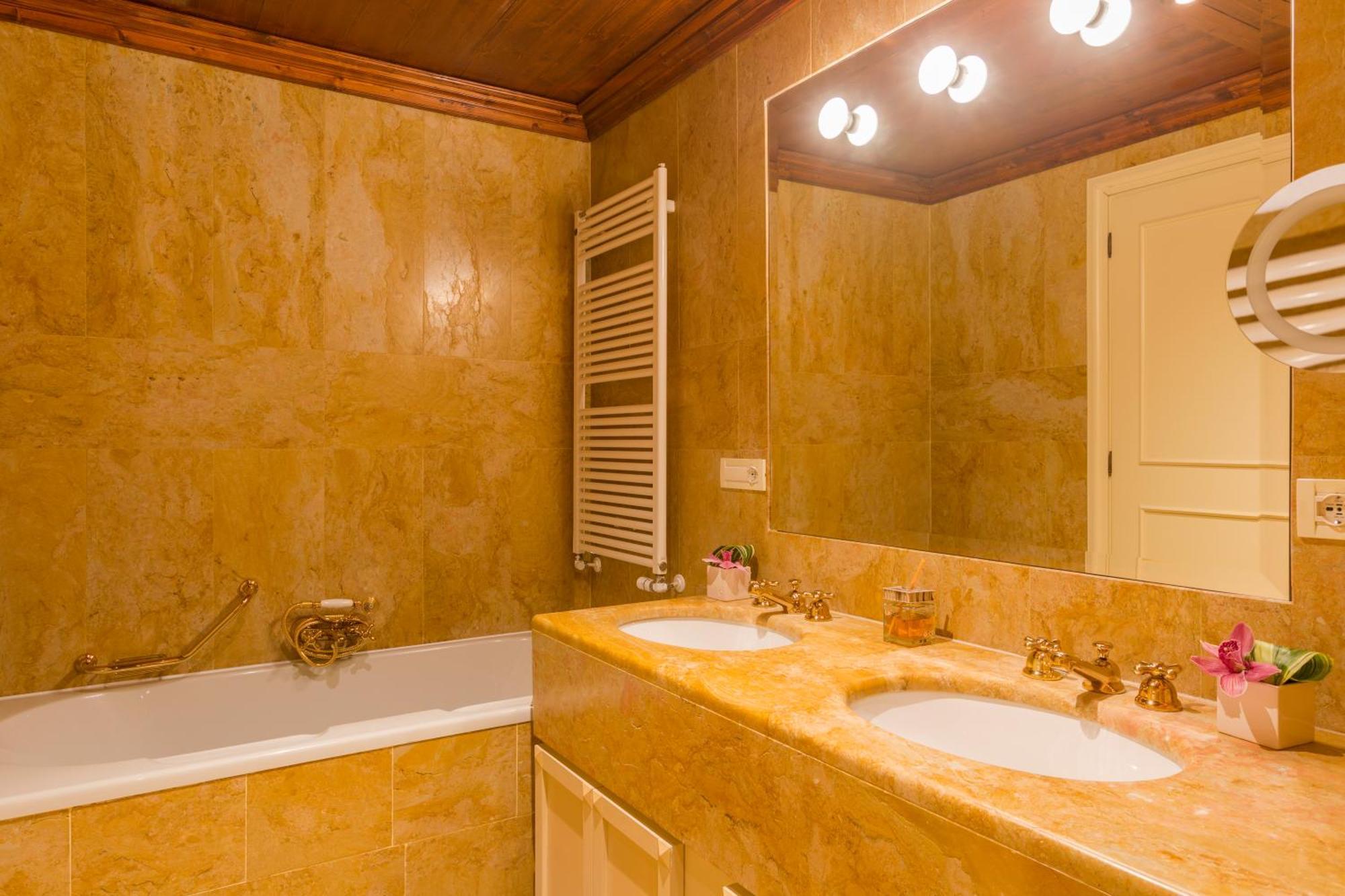 Deluxe Suite Spa Access
