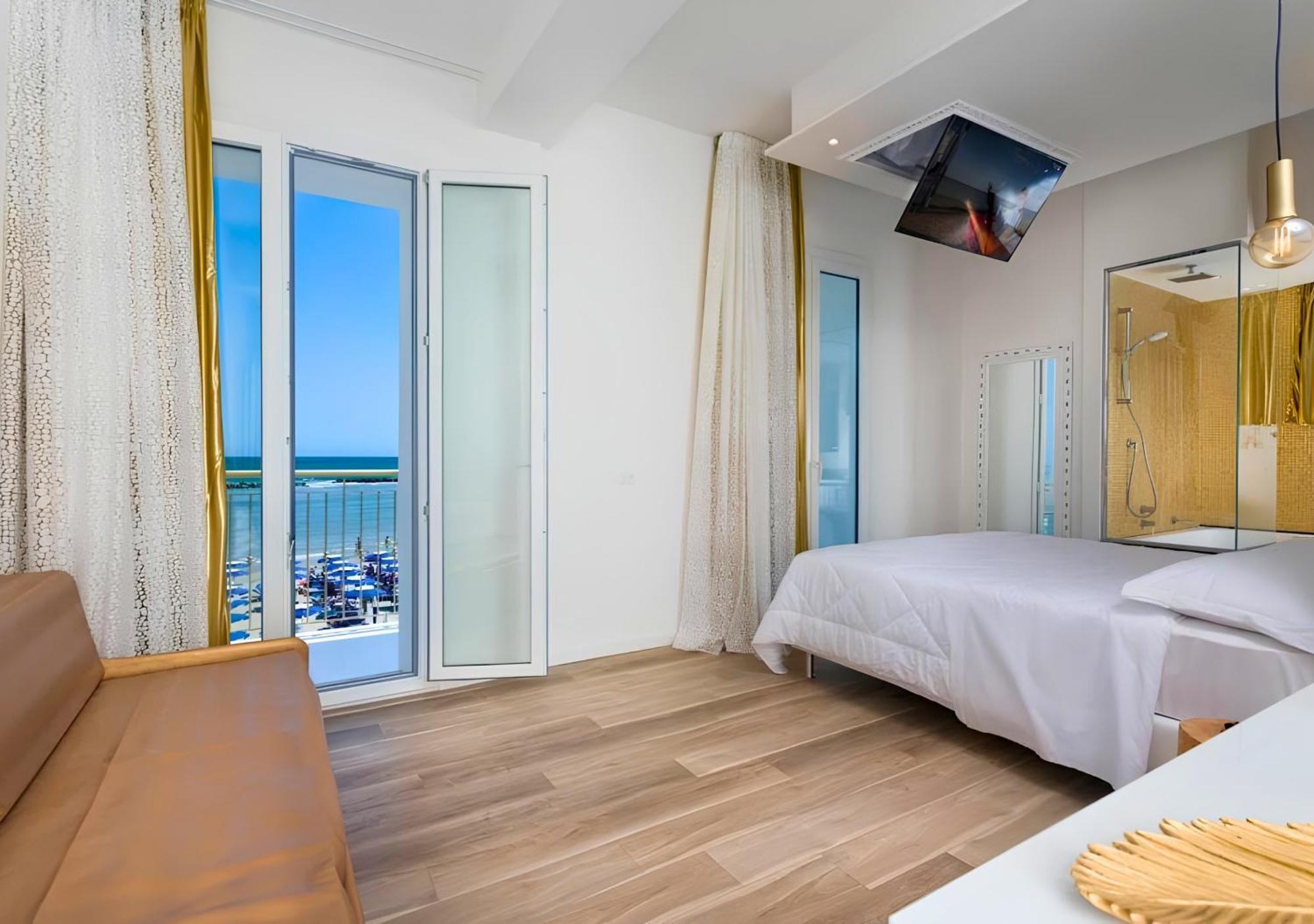Junior Suite Front Sea View