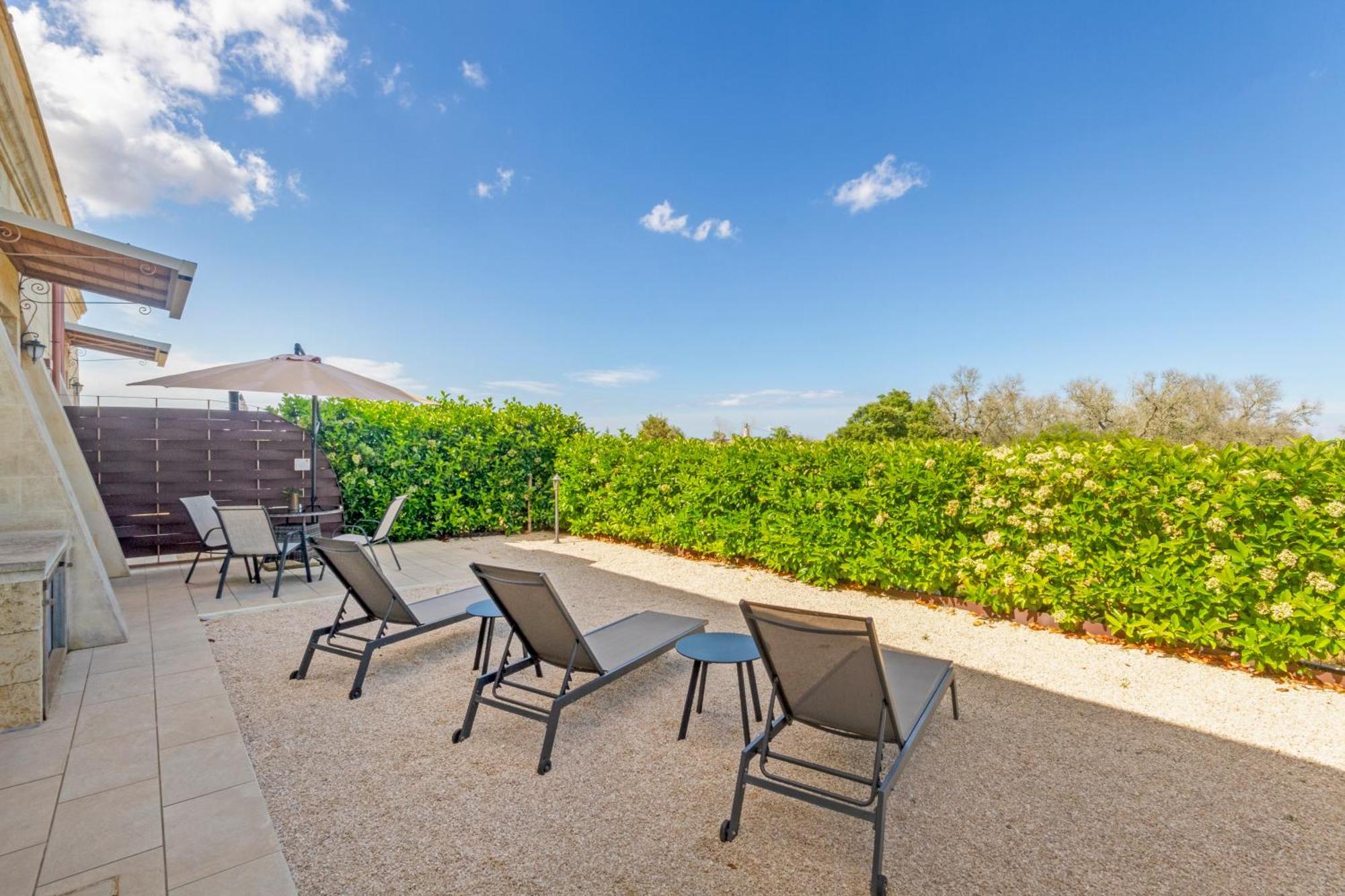 Deluxe Double or Twin Room Garden View