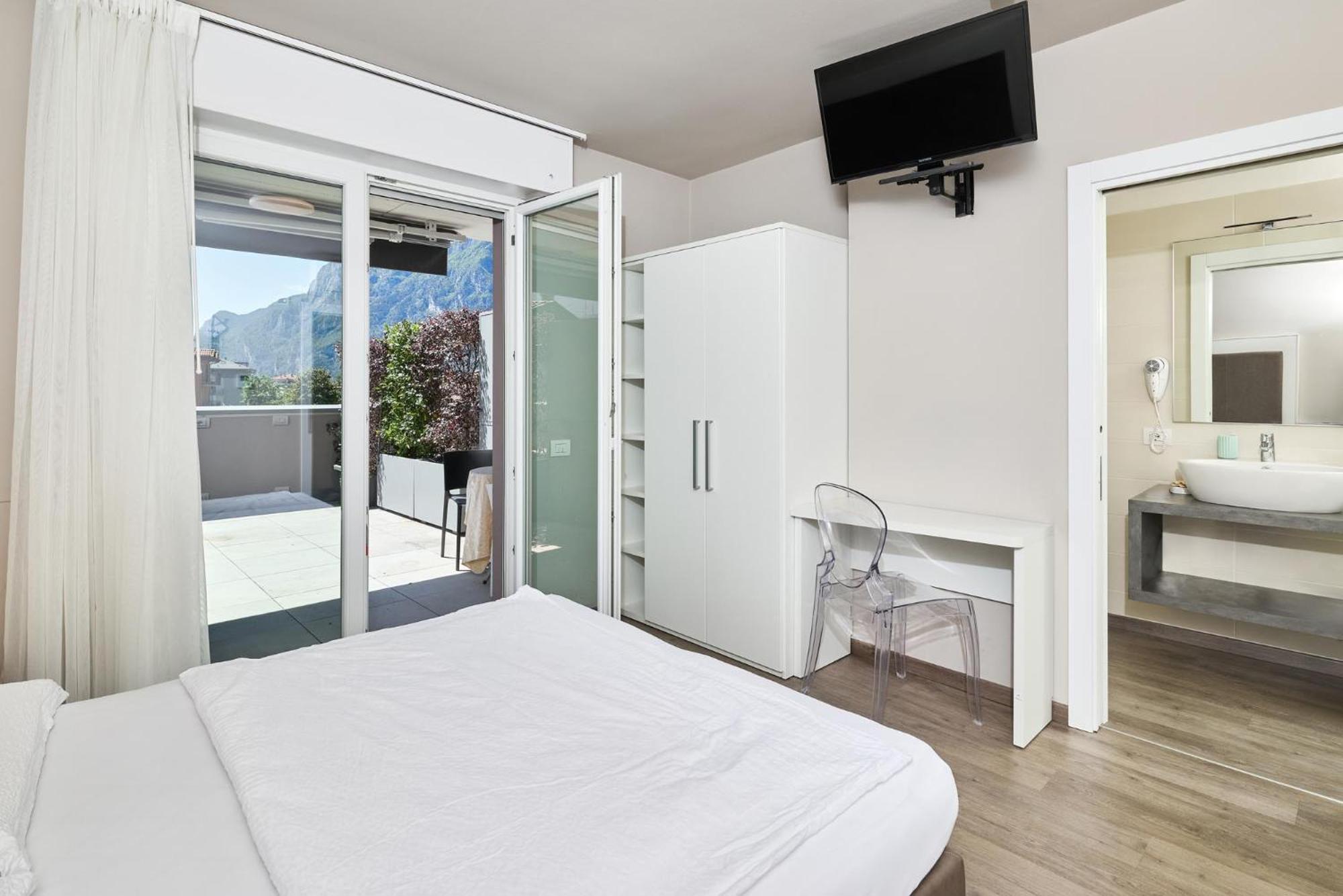 Triple Room Terrace