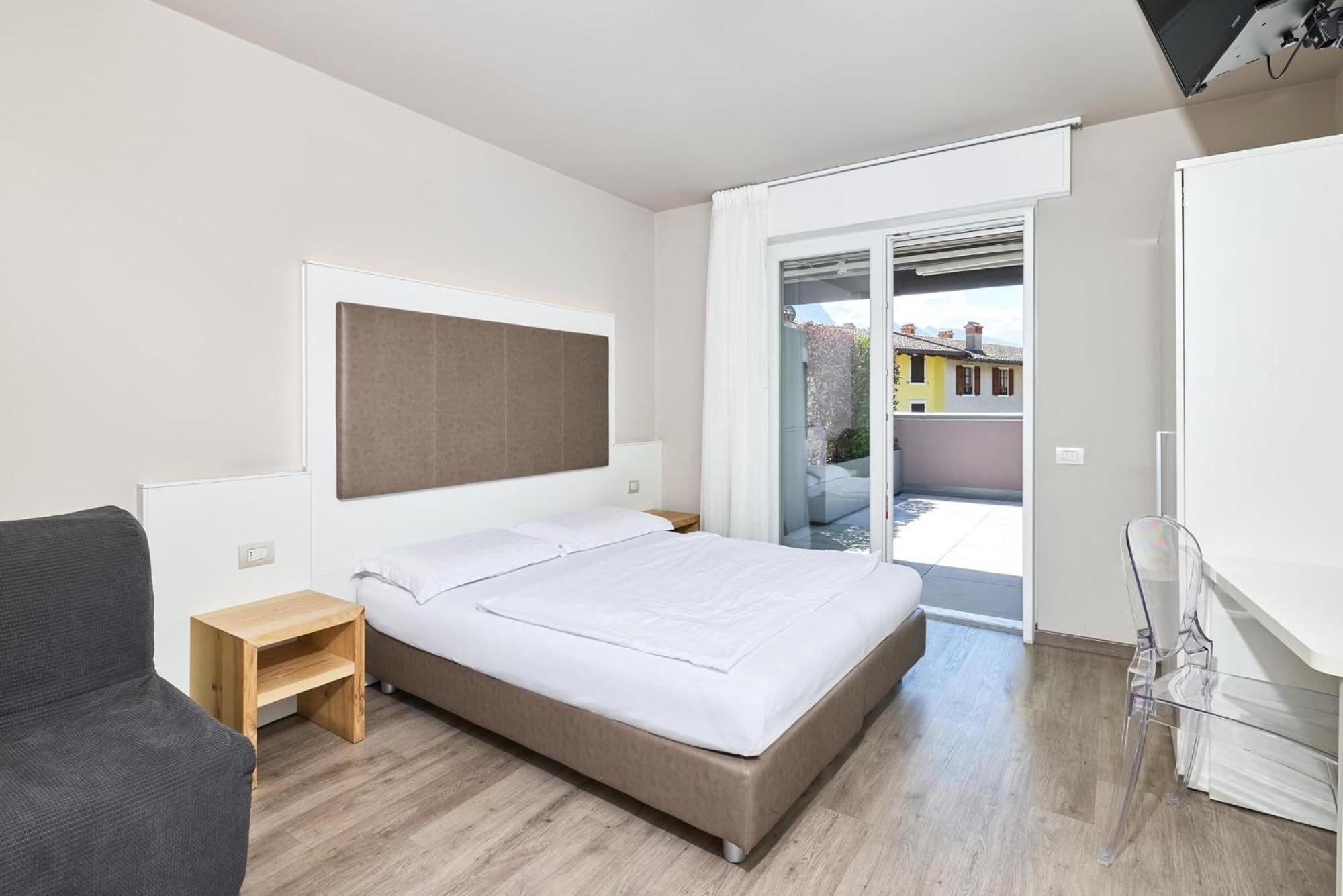 Triple Room Terrace
