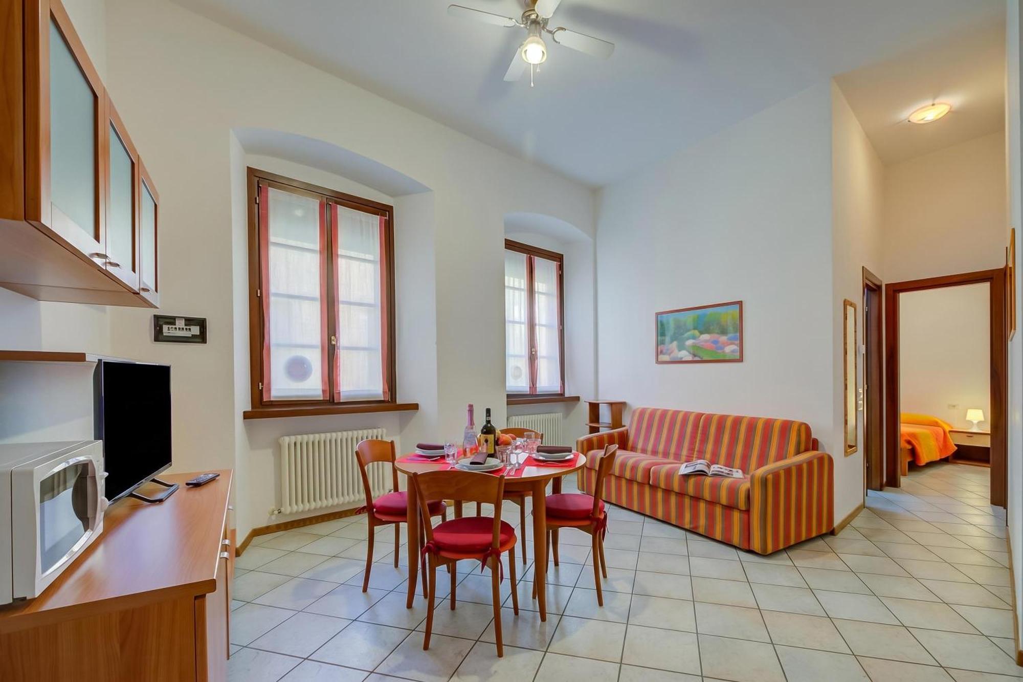 Superior One Bedroom Apartment