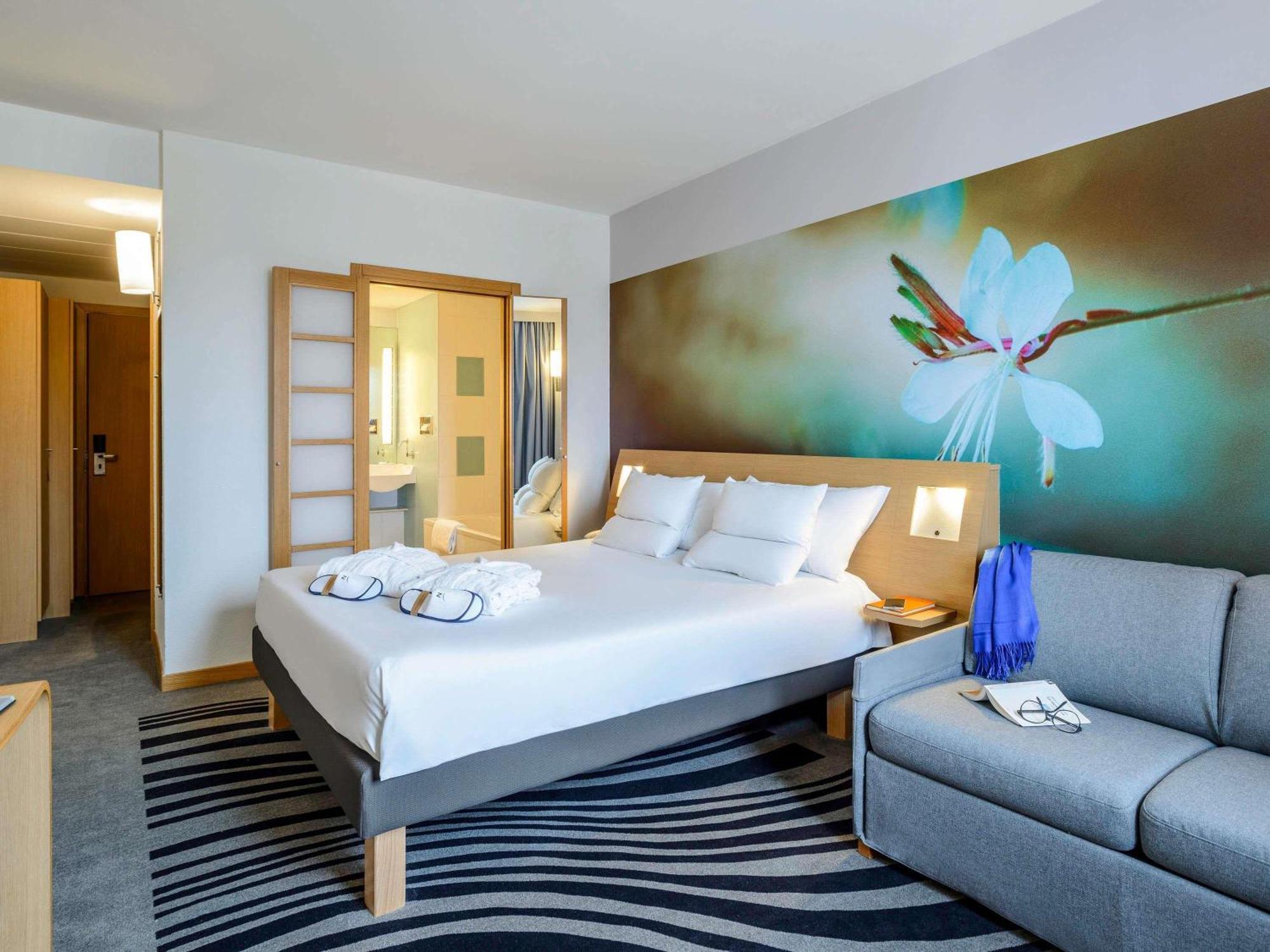 Executive King Room Sofa