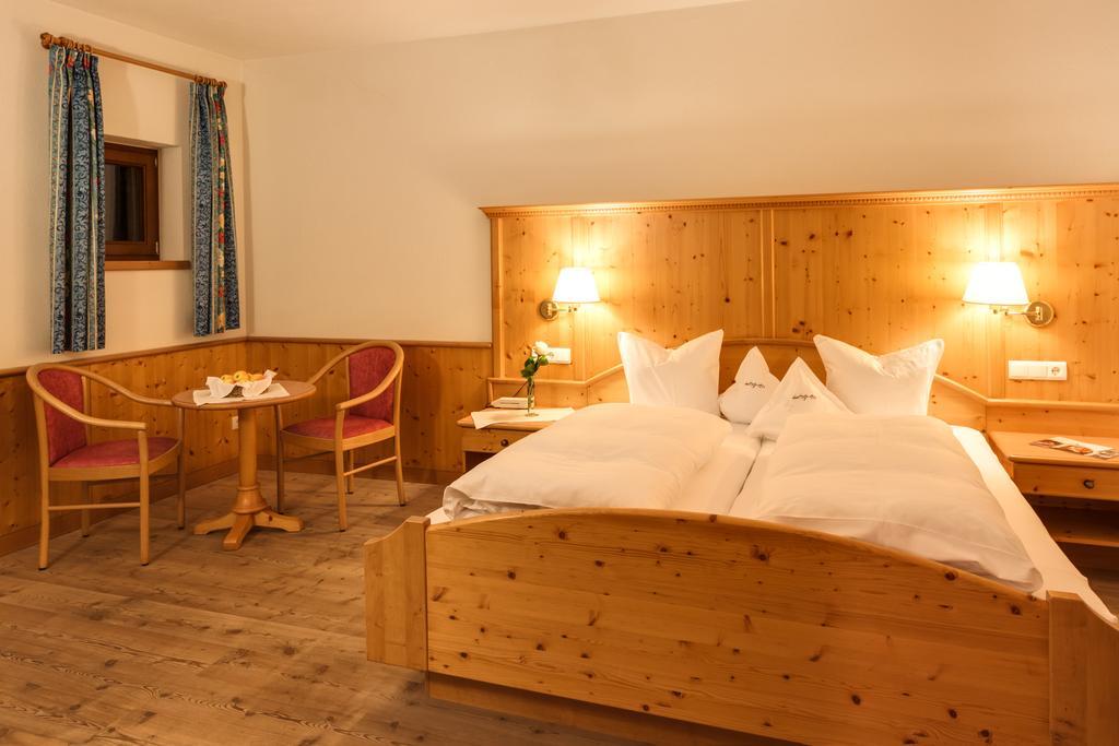 Doppelzimmer mit Balkon