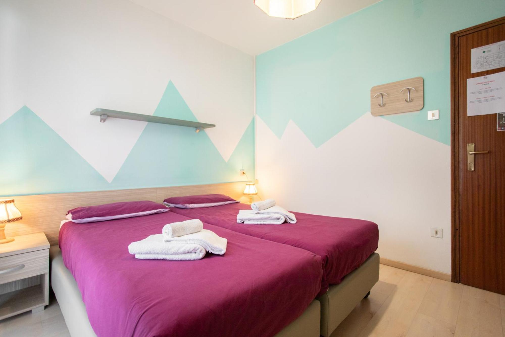 Double or Twin Room Private Bathroom