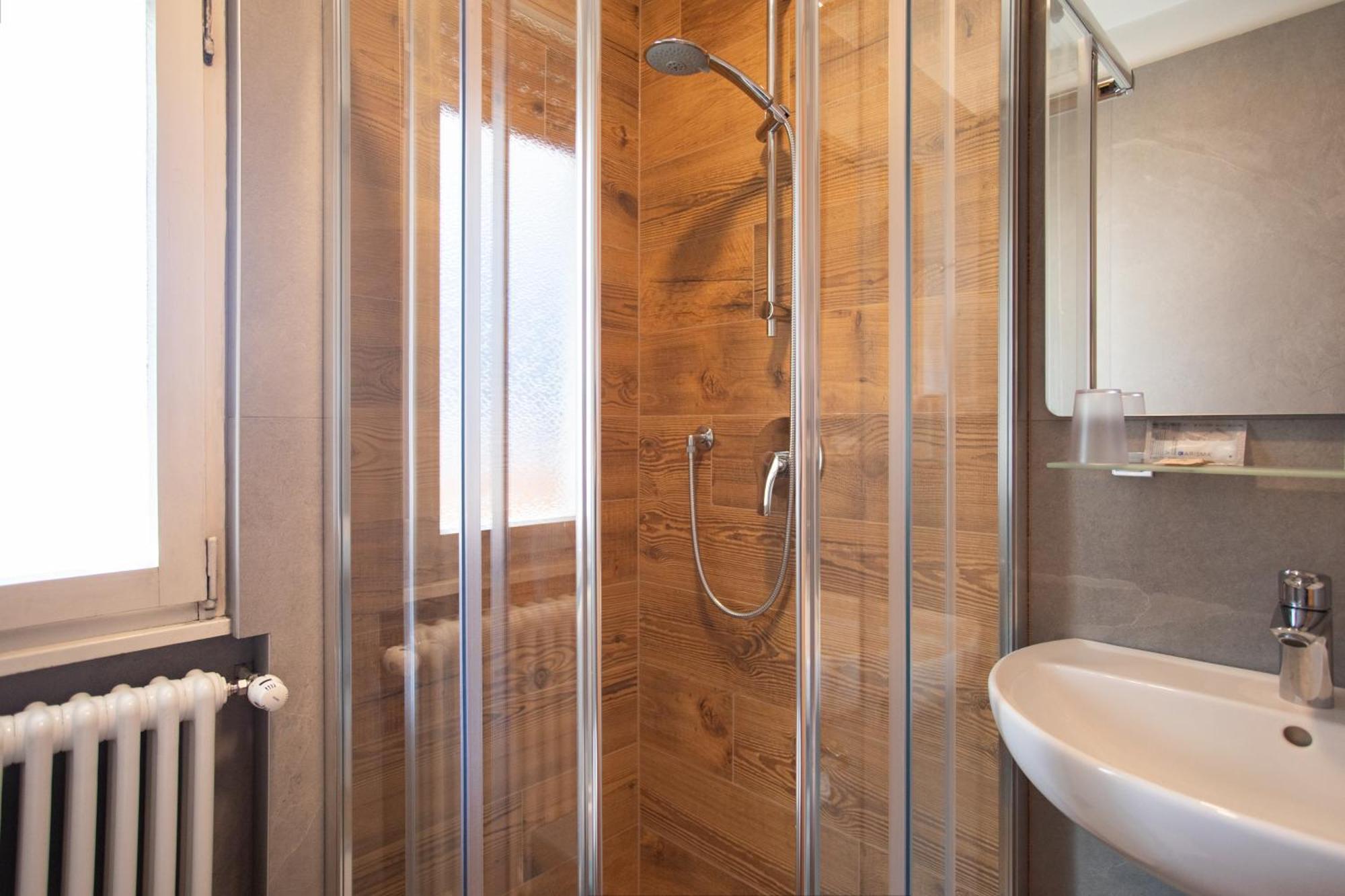 Quadruple Room Private Bathroom