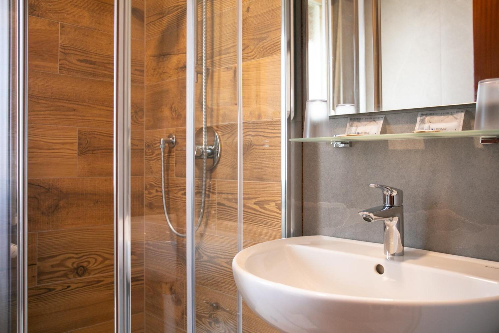 Quadruple Room Private Bathroom