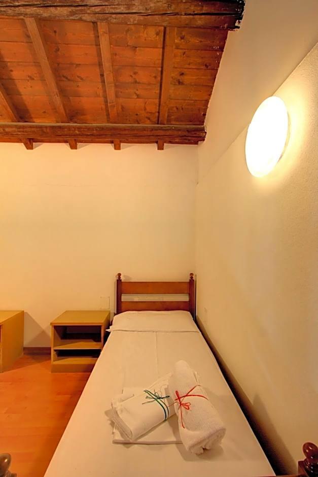Bed 6-Bed Female Dormitory Room