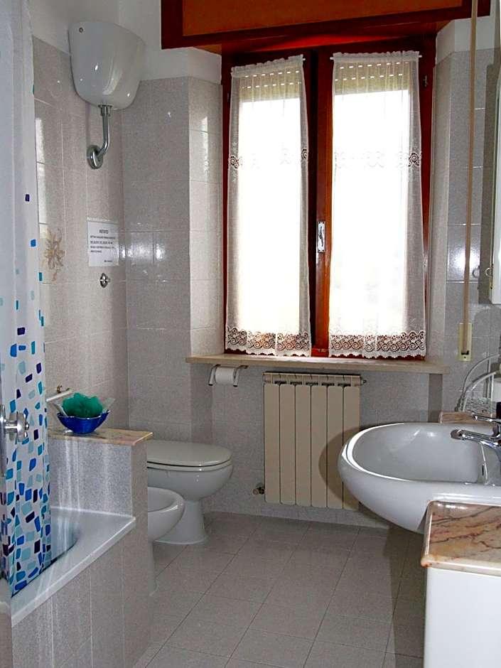 Double or Twin Room Private Bathroom