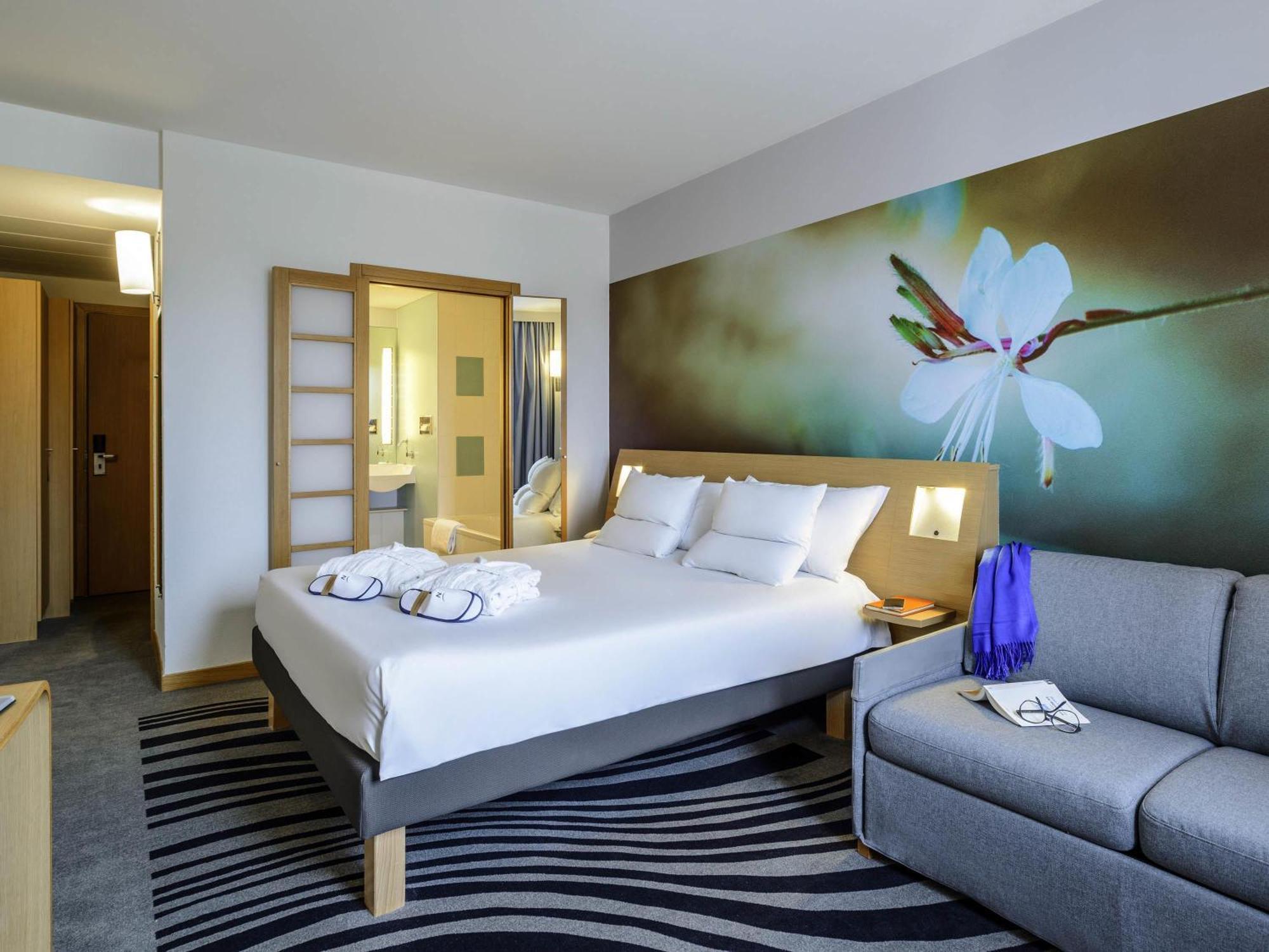 Executive King Room Sofa
