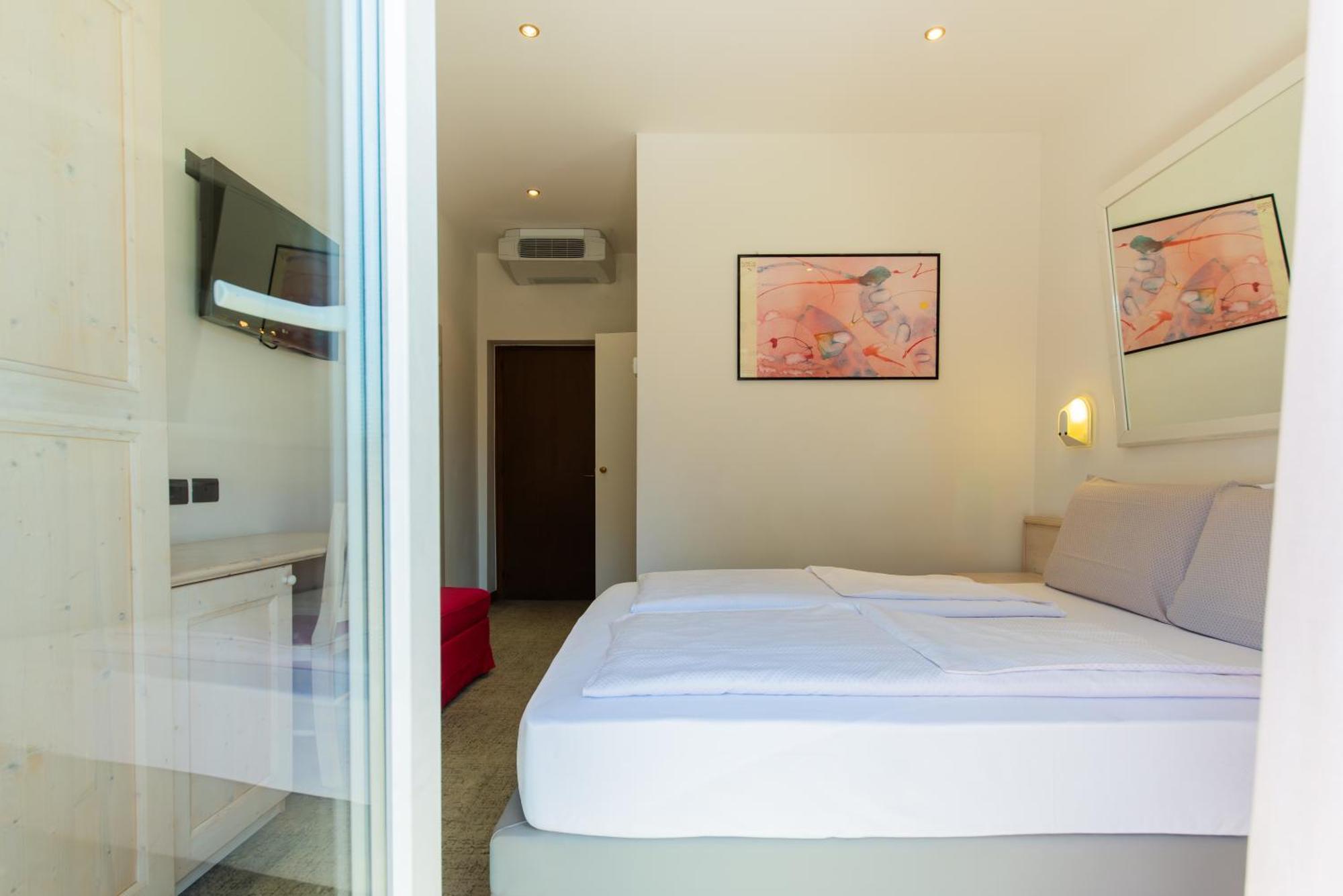 Basic Double Room