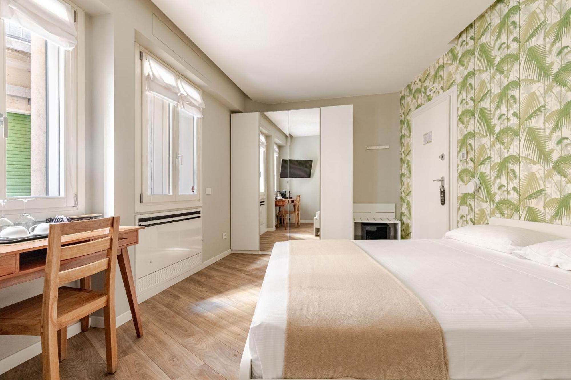 Double Room Piazza Cittadella 16