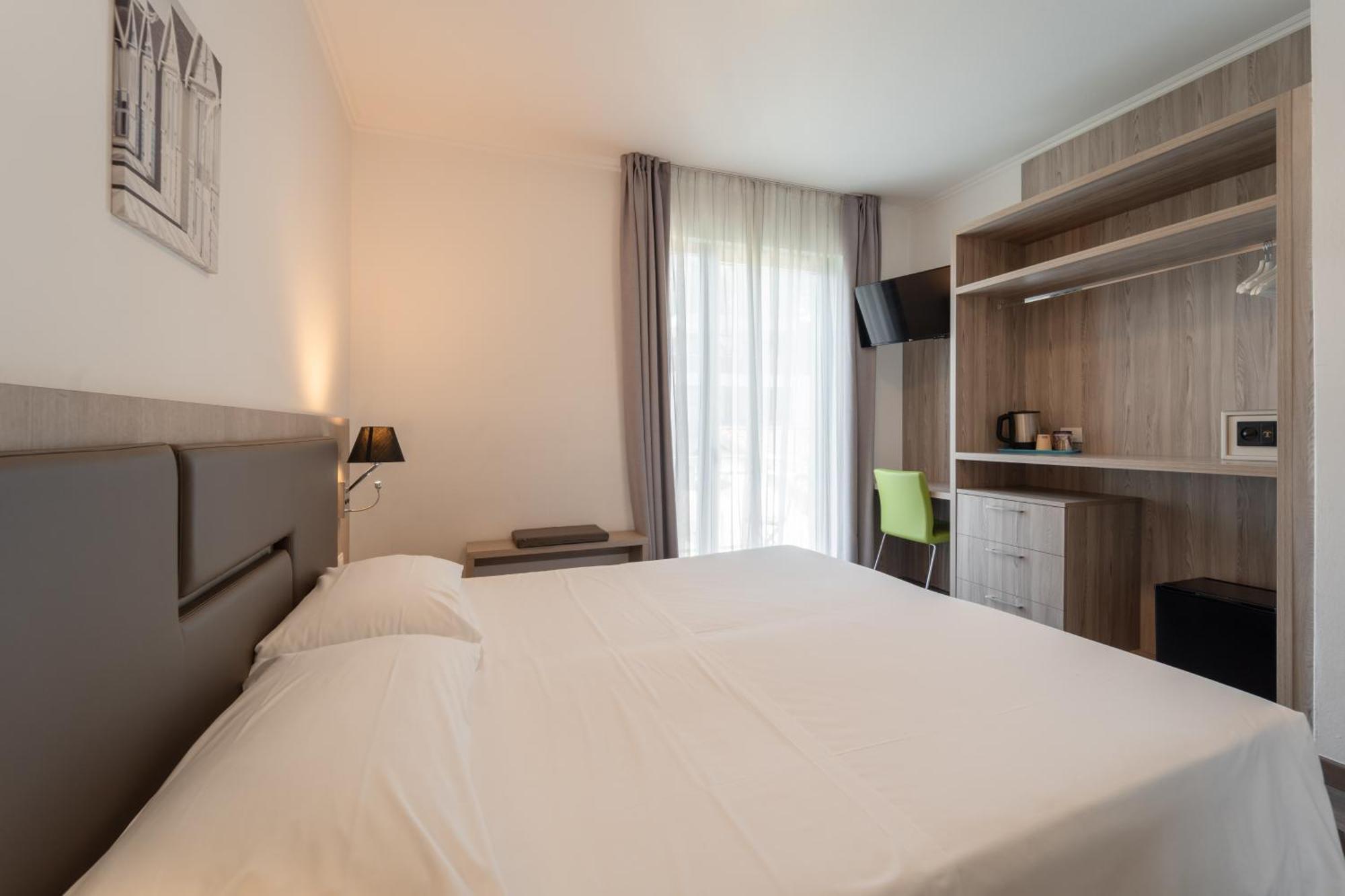 Double or Twin Room Balcony