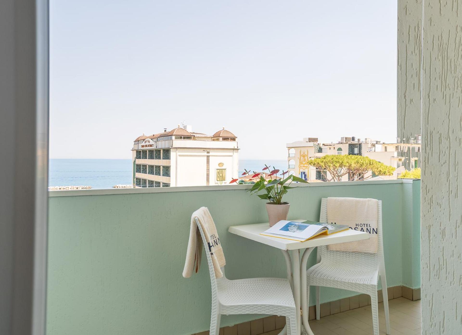Double or Twin Room Sea View
