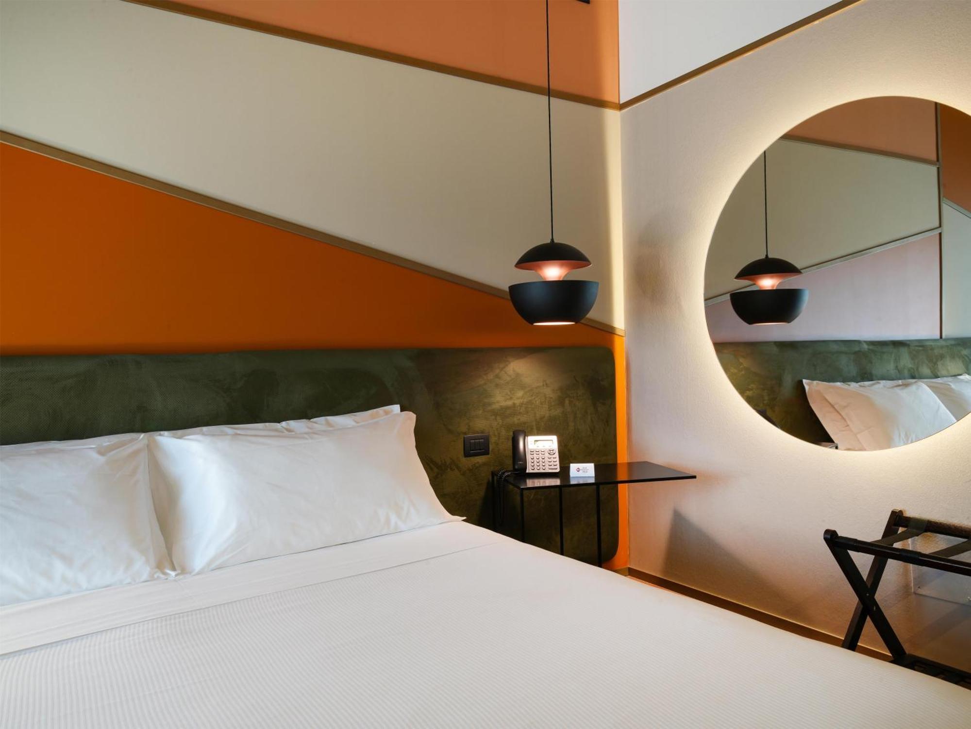 Superior Room One Queen One Single Bed Balcony Non-Smoking