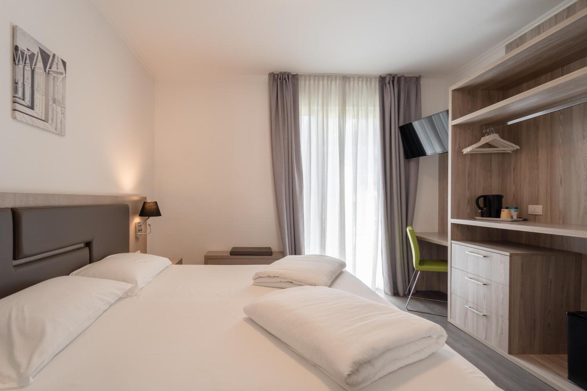 Double or Twin Room Balcony
