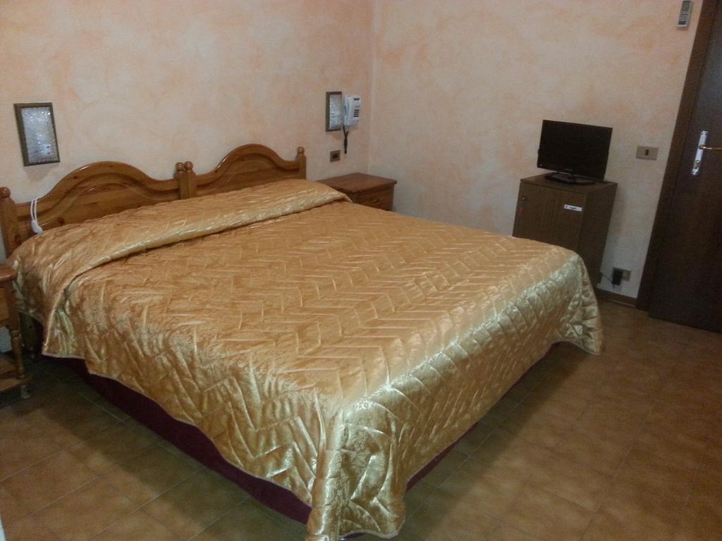 Doppelzimmer mit Balkon