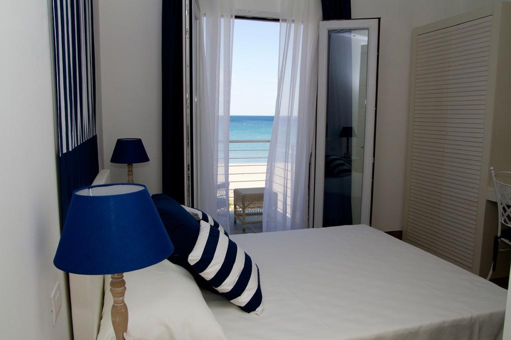 Double or Twin Room Sea View
