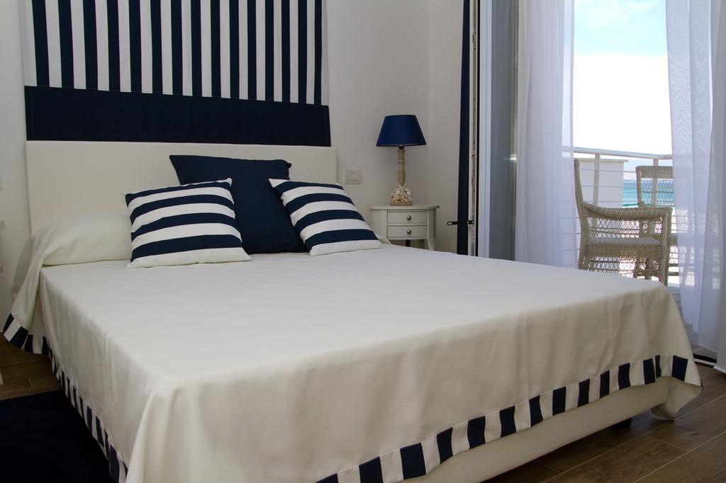 Double or Twin Room Sea View