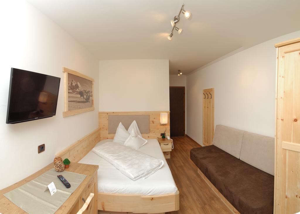 Deluxe Single Room,397275702:JPEG