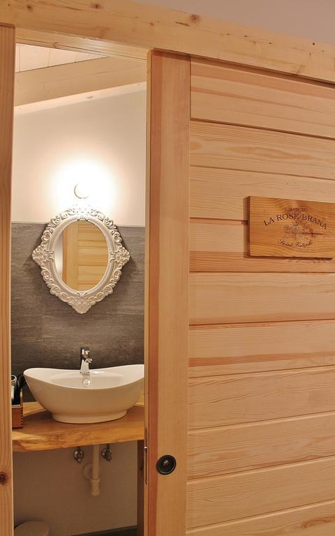 Deluxe Suite Spa Bath