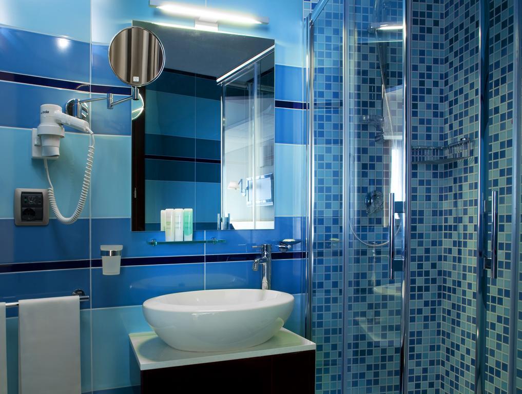 Double or Twin Room Sea View