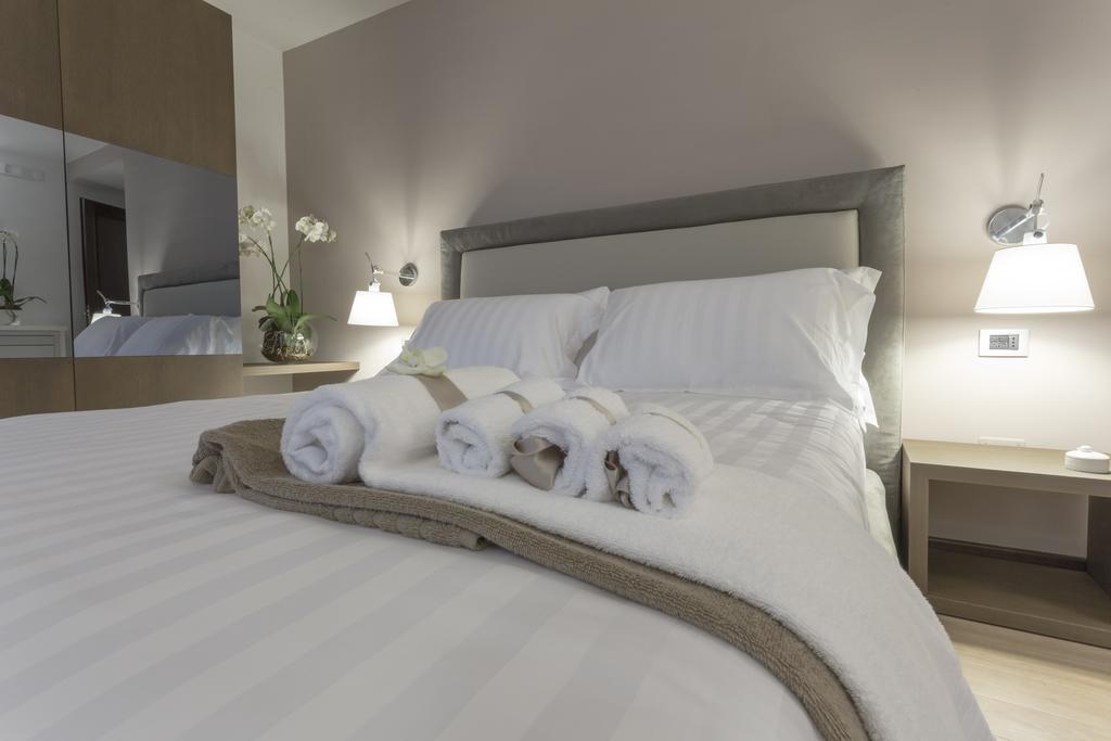Double Room,242809897:JPEG