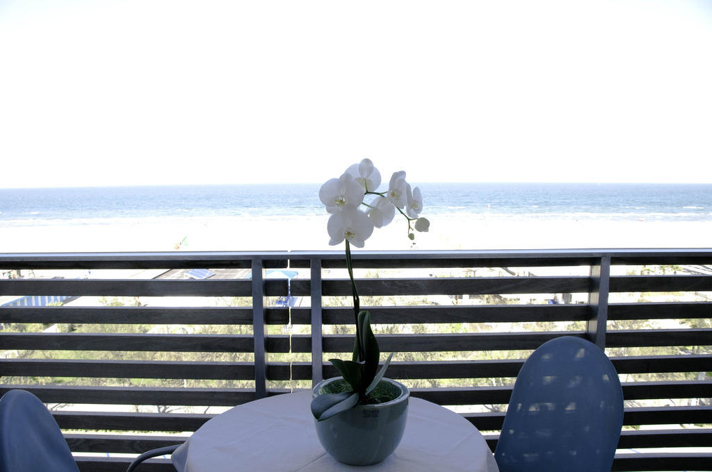 Double or Twin Room Sea View