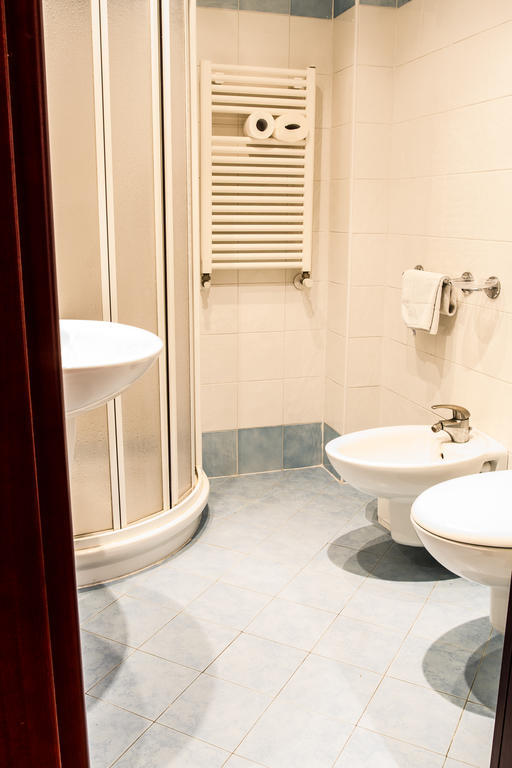 Triple Room,332999086:JPEG