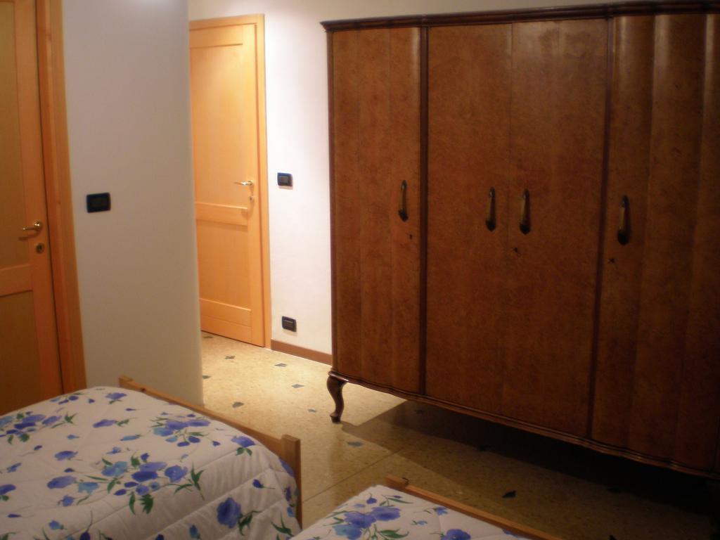 Double or Twin Room Private Bathroom