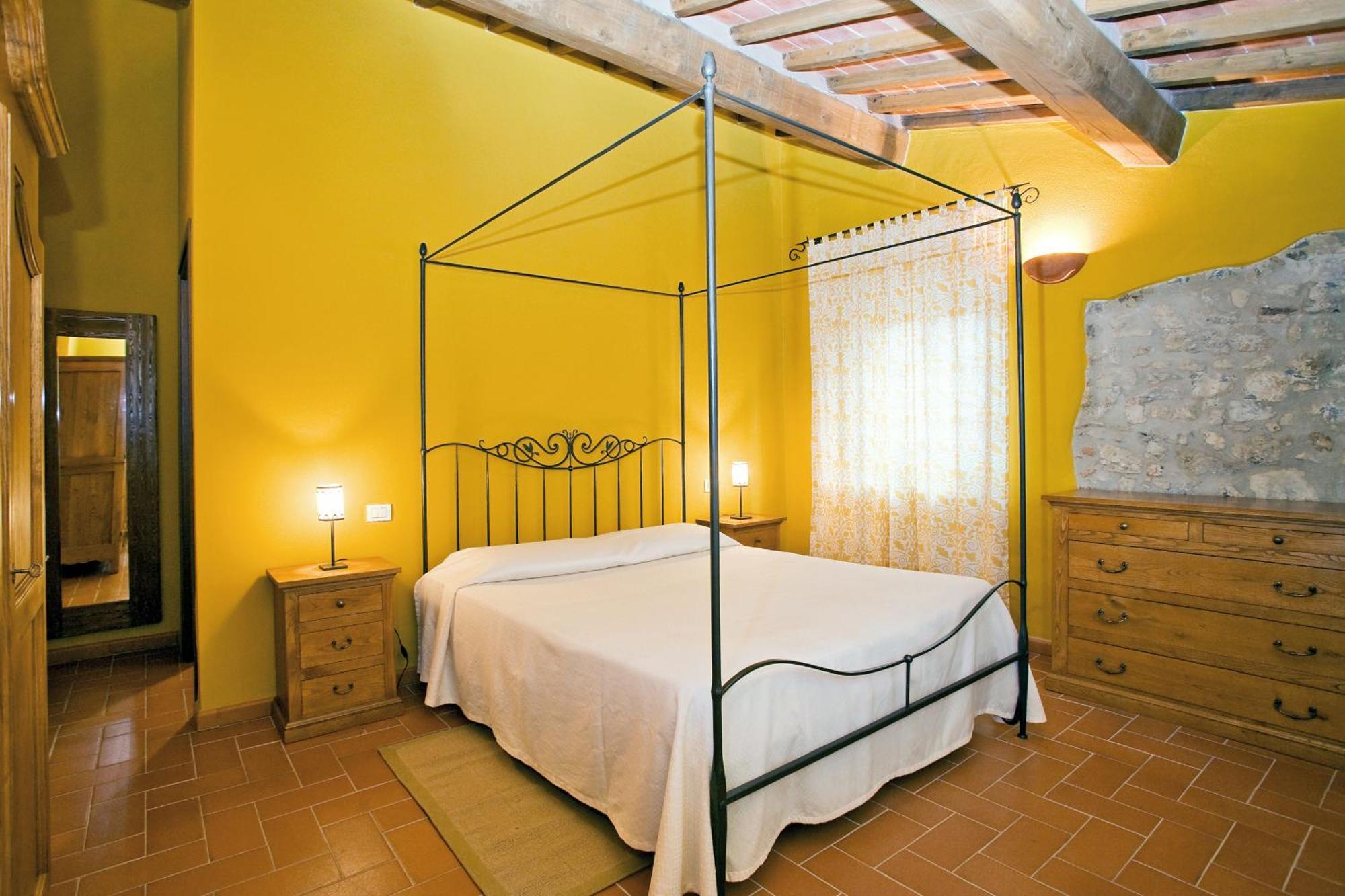 Superior One-Bedroom Apartment