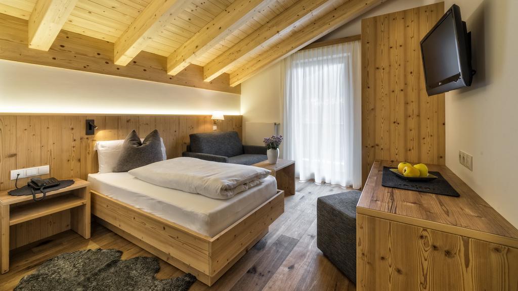 Superior Single Room,339710419:JPEG