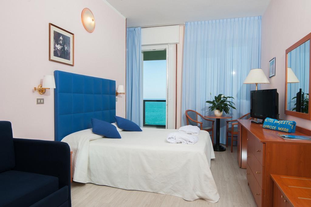 Double or Twin Room Balcony Sea View
