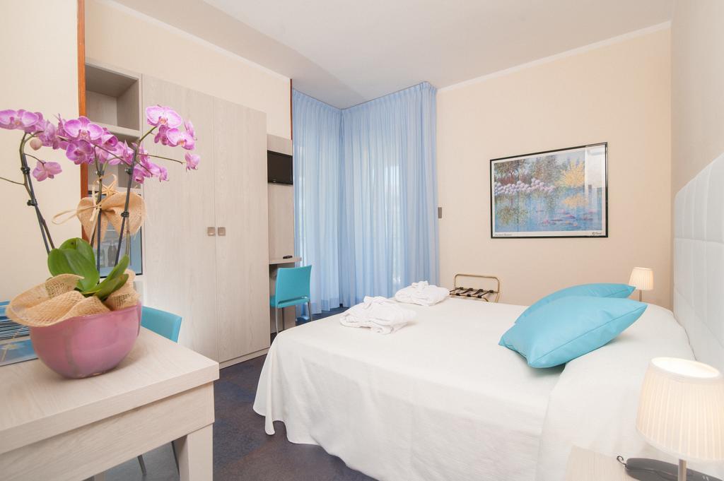Double or Twin Room Balcony Sea View