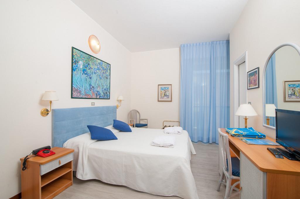 Double or Twin Room Balcony Sea View
