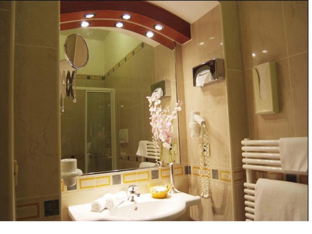 Double Room,972281206:JPEG