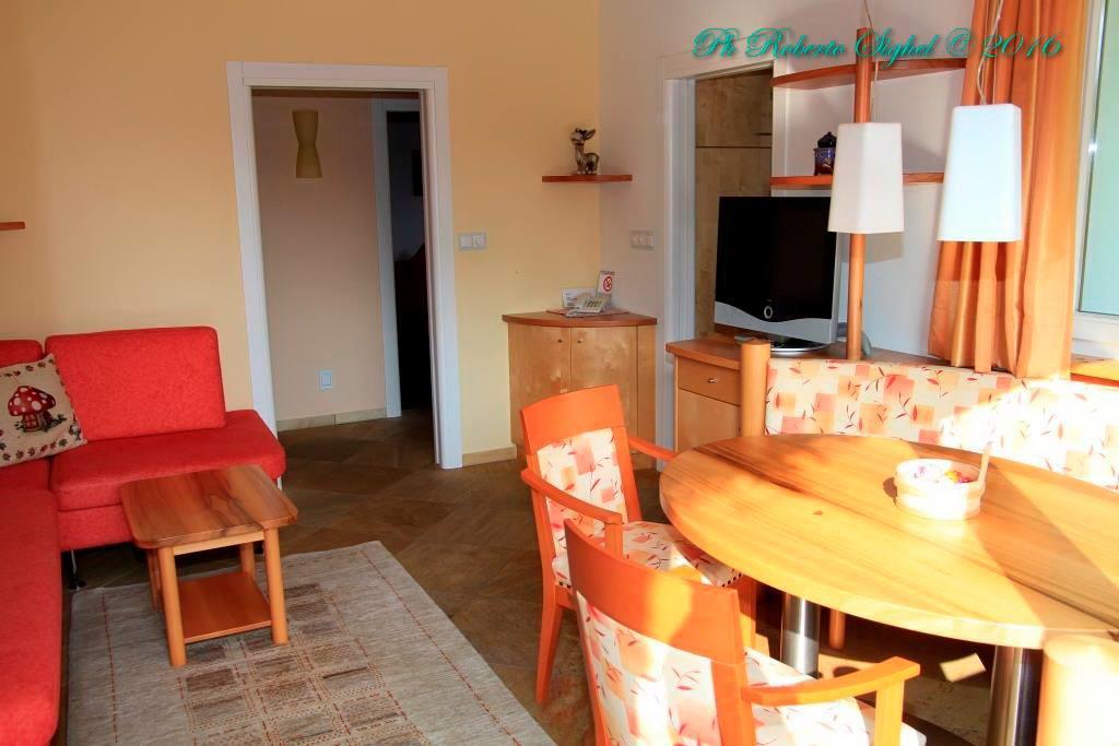 Apartment mit 2 Schlafzimmern und Terrasse