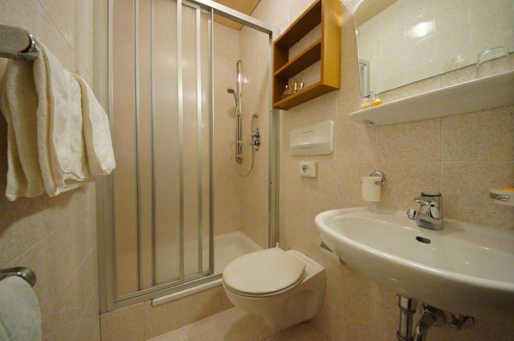 Double Room Private Bathroom